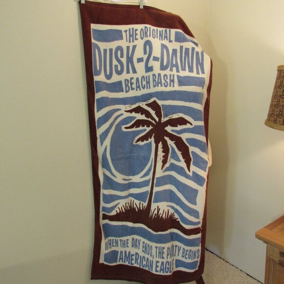 American Eagle "Dusk to Dawn" Beach Bash Towel 59"x28.5" - Picture 2 of 13